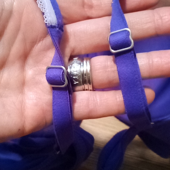 Victoria's Secret purple demi bra 32D - Picture 6 of 6